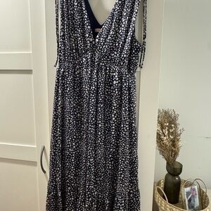 Versatile Navy Polka Dot Midi Dress with Gold Threading